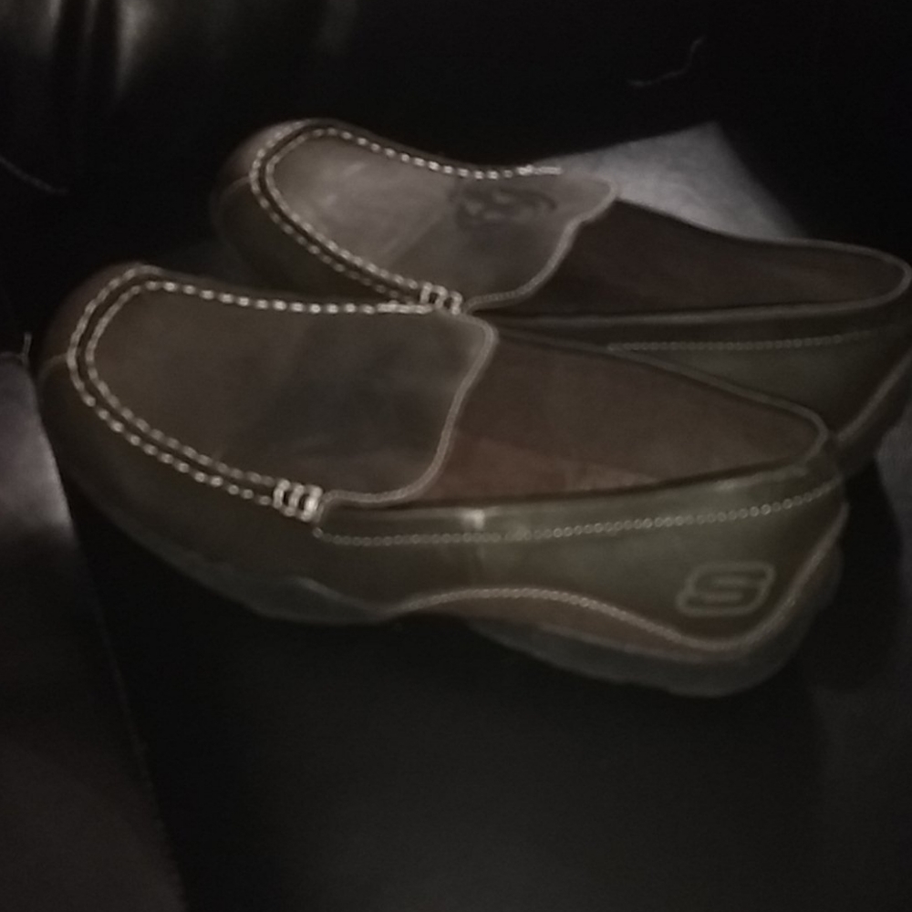 Sketchers leather loafers